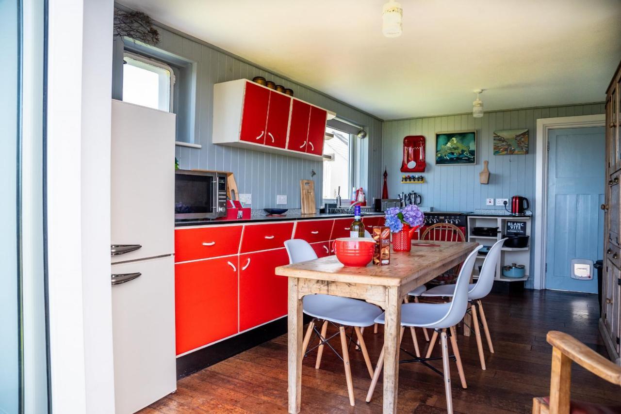 Finest Retreats - Western Watch - Sea Views, Pets Accepted, Sleeps 6 Lower Boscaswell Bagian luar foto