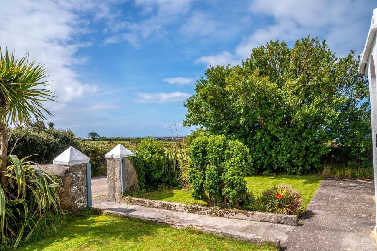 Finest Retreats - Western Watch - Sea Views, Pets Accepted, Sleeps 6 Lower Boscaswell Bagian luar foto