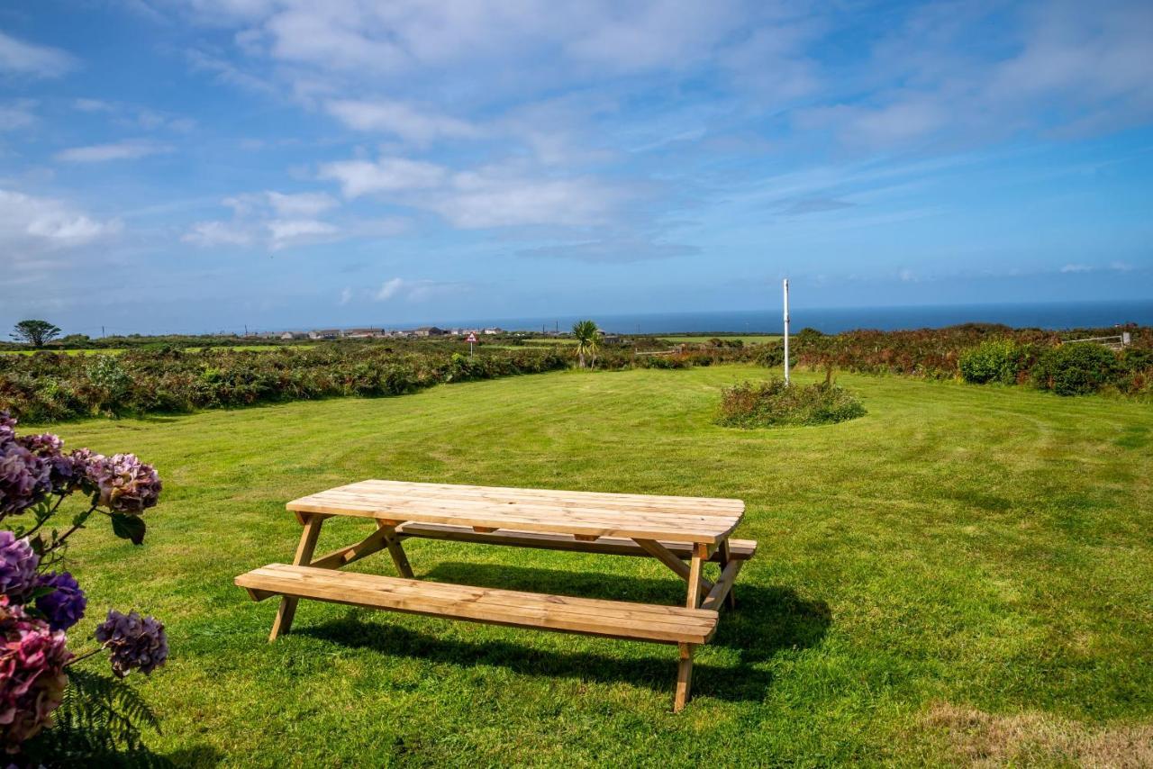 Finest Retreats - Western Watch - Sea Views, Pets Accepted, Sleeps 6 Lower Boscaswell Bagian luar foto